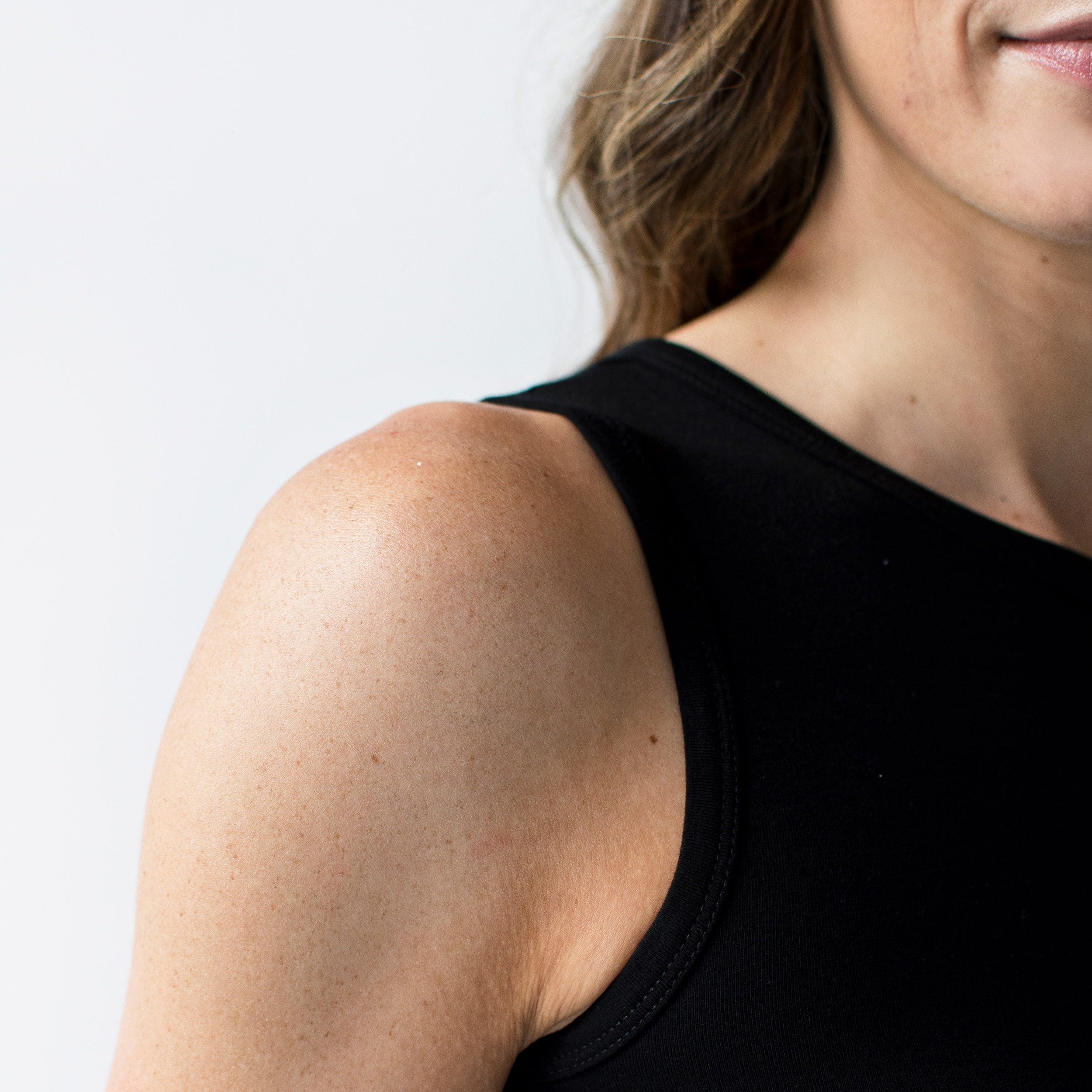 The Highneck Tank Top in Black | FRANC Sustainable Clothing