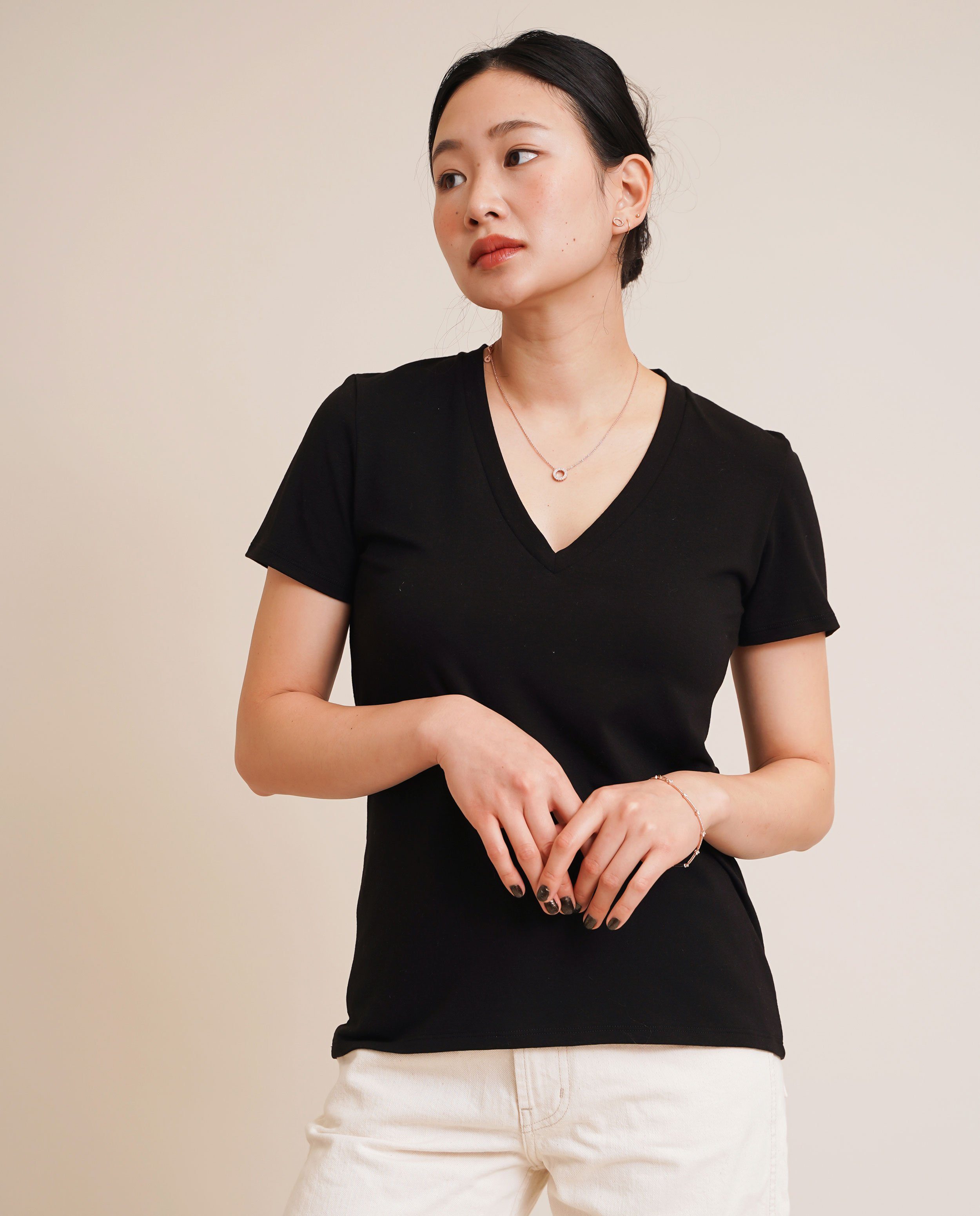 The V-Neck Tee in Black | FRANC Sustainable Clothing
